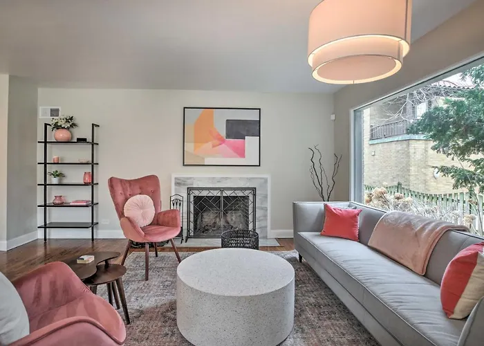 W/ Office + Yard: 25 Mi To Downtown Chicago! Casa vacanze Glen Ellyn