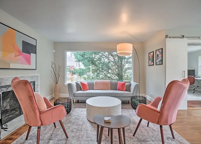 W/ Office + Yard: 25 Mi To Downtown Chicago! * Glen Ellyn