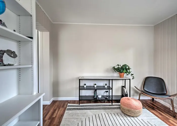 W/ Office + Yard: 25 Mi To Downtown Chicago! Casa vacanze Glen Ellyn