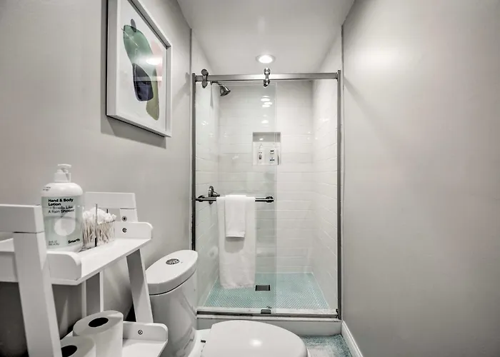 W/ Office + Yard: 25 Mi To Downtown Chicago! Casa vacanze