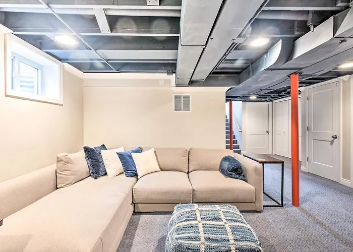 W/ Office + Yard: 25 Mi To Downtown Chicago! Casa vacanze Glen Ellyn