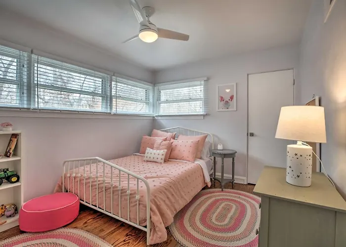 W/ Office + Yard: 25 Mi To Downtown Chicago! Casa vacanze *