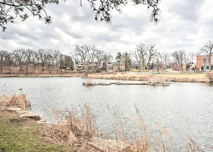 W/ Office + Yard: 25 Mi To Downtown Chicago! Casa vacanze *